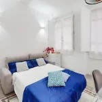 Apartment Nearby Historic Center - 2 Private Bathrooms