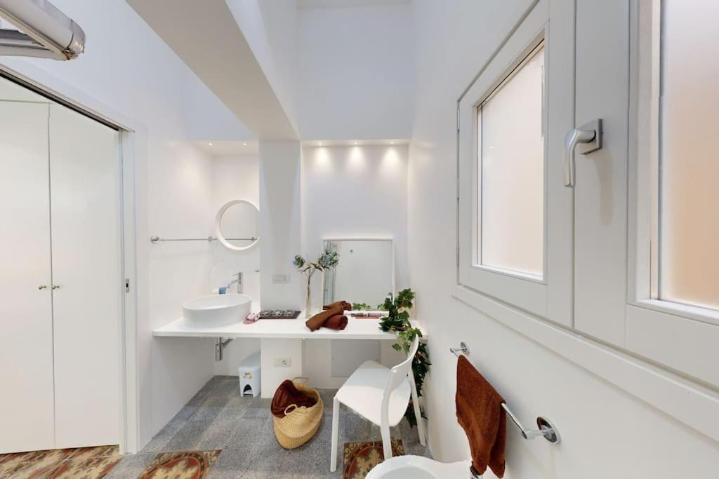 Nearby Historic Center - 2 Private Bathrooms Cagliari